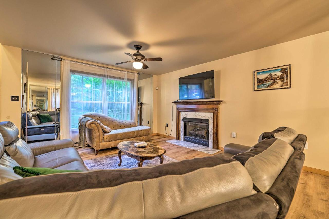 Spacious Tobyhanna Home With Lake Access And Fire Pit! エクステリア 写真