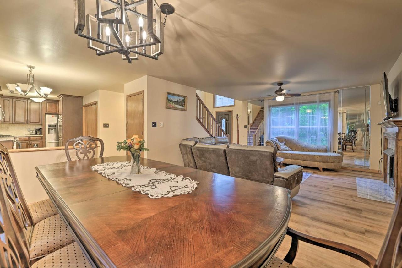 Spacious Tobyhanna Home With Lake Access And Fire Pit! エクステリア 写真