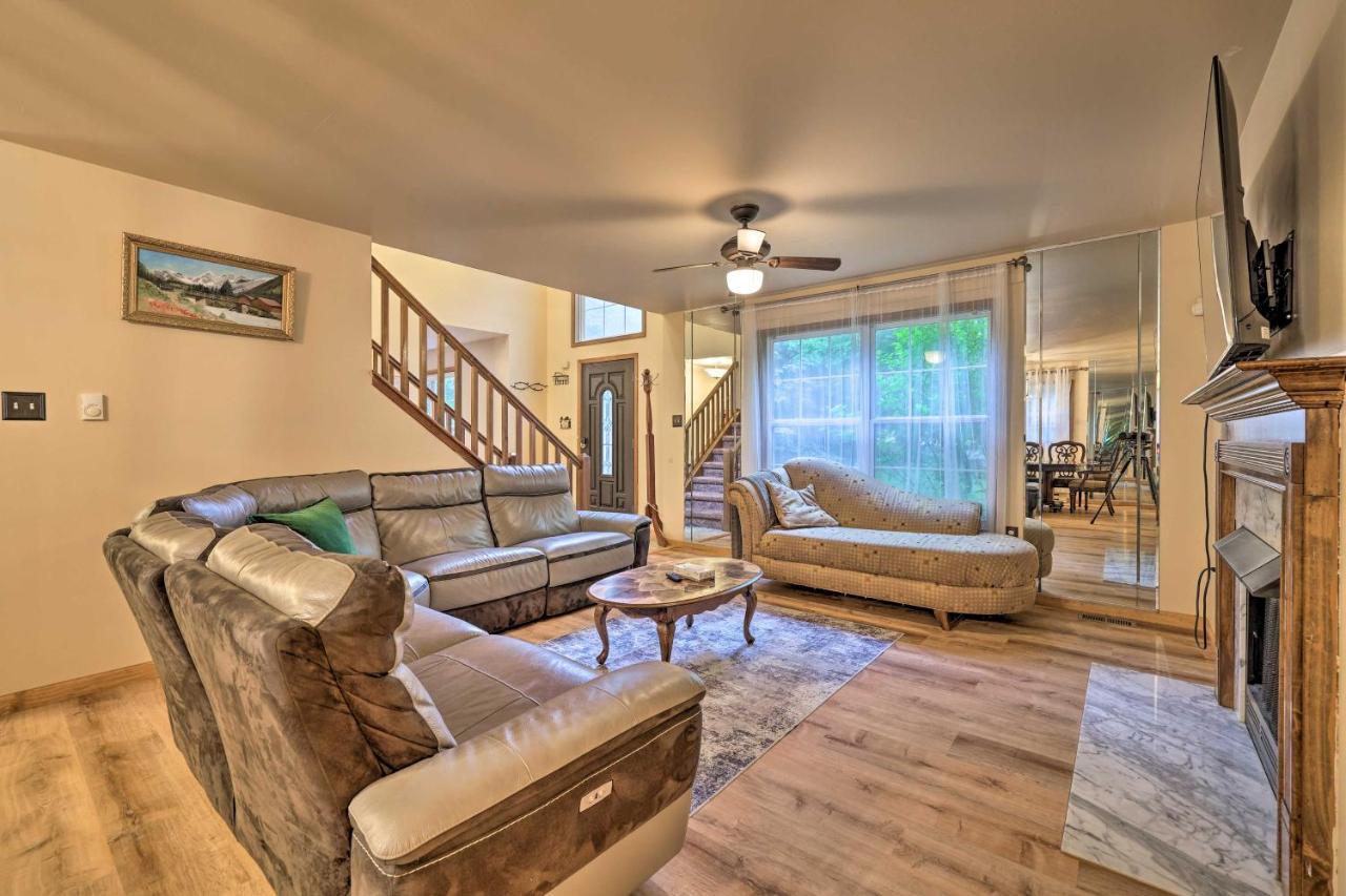 Spacious Tobyhanna Home With Lake Access And Fire Pit! エクステリア 写真