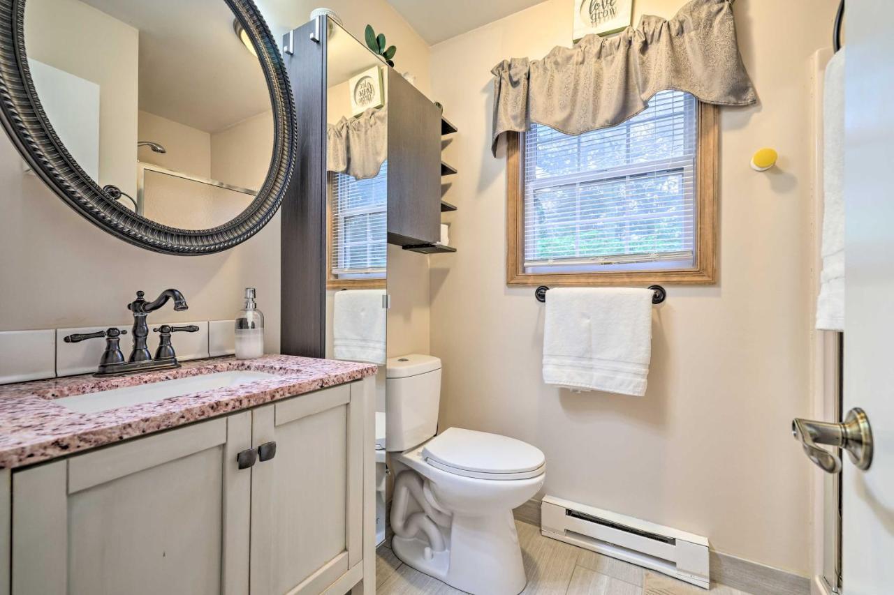 Spacious Tobyhanna Home With Lake Access And Fire Pit! エクステリア 写真