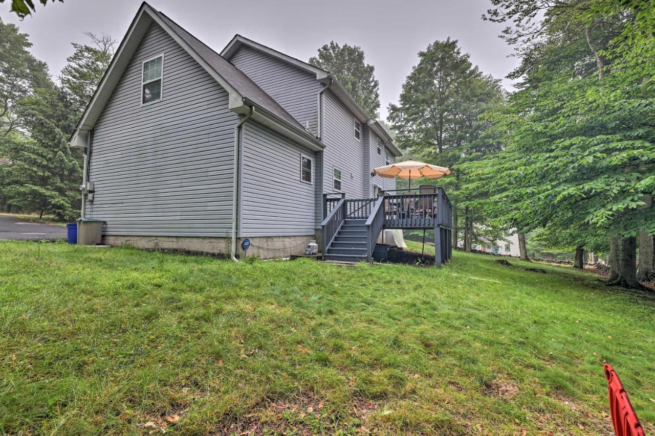 Spacious Tobyhanna Home With Lake Access And Fire Pit! エクステリア 写真